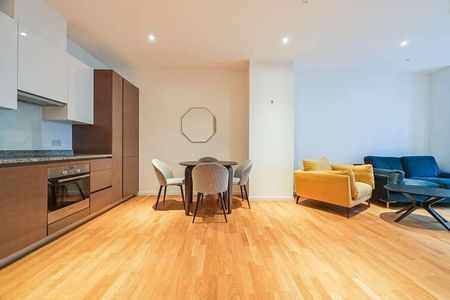 Logan Close, Stratford, E20 - Photo 3