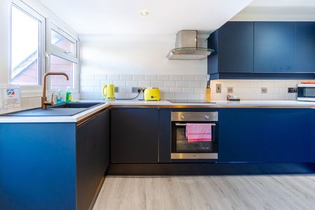 2 Bed Flat, Brunswick Fab Pad, BN3 - Photo 3
