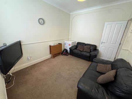 Ratcliffe Street, Burton Stone Lane - P10052 - Photo 5