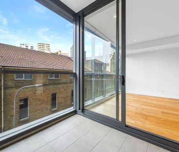 Executive Designer Apartment ** Available Now ** - Photo 6