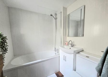 2 bedroom end of terrace house to rent - Photo 5