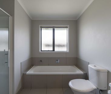 Executive Family Home - Photo 4