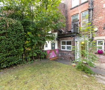Flat 2, 27 Richmond Road, Headingley, LEEDS - Photo 5