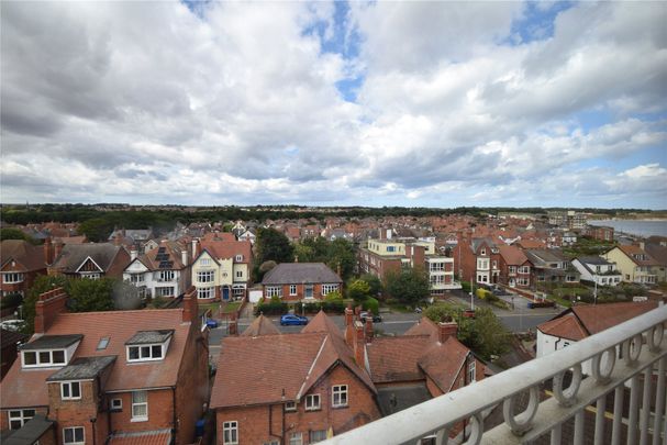 2 bed apartment to rent in St. Annes Road, Bridlington, YO15 - Photo 1
