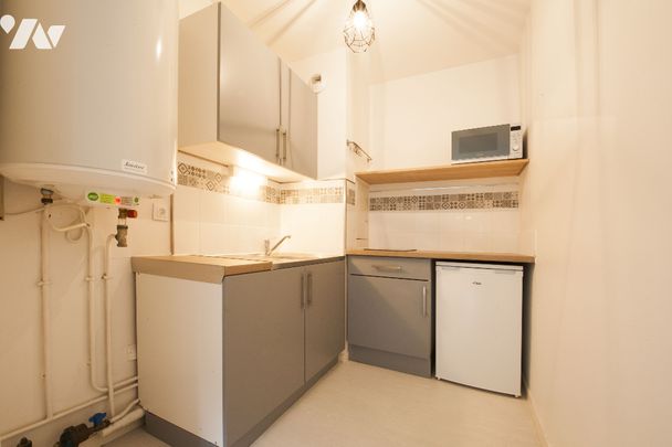 A LOUER GRAND STUDIO MEUBLE - Photo 1