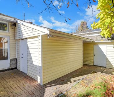 For Lease - 29 Savage Drive Unit# A, Stittsville - Munster - Richmo... - Photo 2