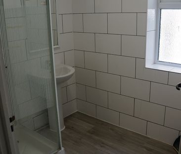 Room in a Shared Flat, Chamberlayne Road, NW10 - Photo 5