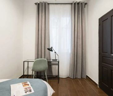 Room in a shared 6-bedroom apartment for rent in Universidad - Foto 3
