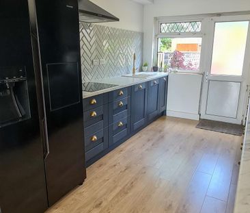 Heol Ffynnon, Loughor, SWANSEA - Photo 4