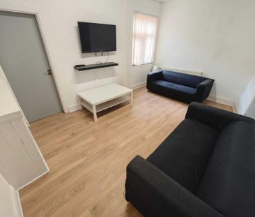 5 bedroom terraced house to rent - Photo 2