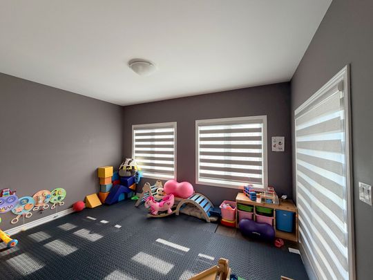 For Lease - 78 Bradley Avenue, Welland, Ontario - Photo 1