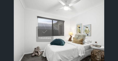 Comfortable Family Home in a Convenient Forest Lake Location - Photo 4