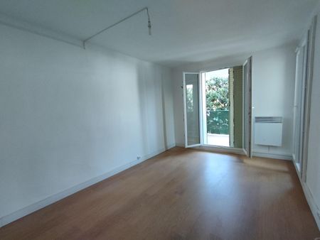 Appartement 3 pièces 52m2 MARSEILLE 13EME 750 euros - Photo 2