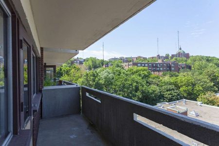 4760 Chemin de la Côte-des-Neiges, Montréal, QC - Photo 5