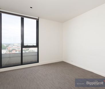 LUXURY EXECUTIVE ONE BEDROOM APARTMENT WITH STORAGE CAGE, BALCONY W... - Photo 6