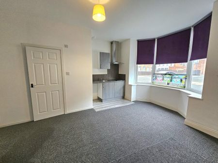 Studio to rent - Photo 2