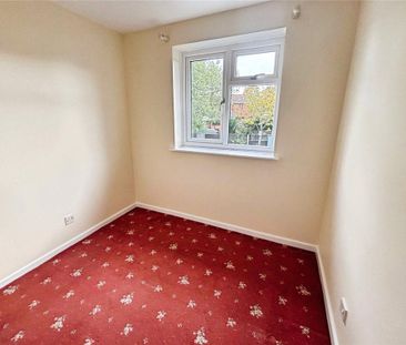 4 bedroom detached house to rent - Photo 2