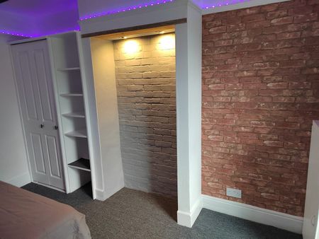 Room in a Shared House, Pointout Road, SO16 - Photo 4