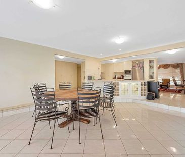 Please apply via Tenantoptions.com.au. Spacious family living in a ... - Photo 2
