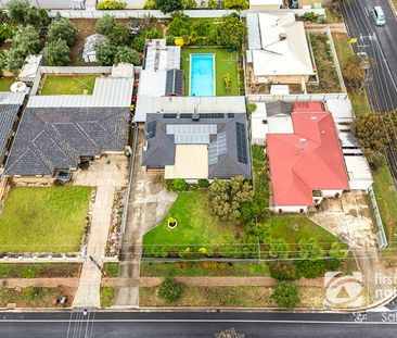 Spacious Family Home in Salisbury Plain - Photo 3