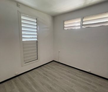 Location Appartement 2 pièces 53m² LE MOULE 97160 - Photo 1