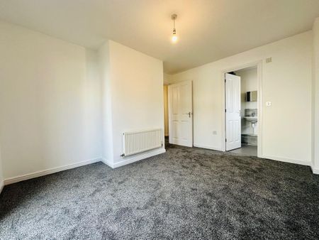 2 bedroom ground floor flat to rent - Photo 4