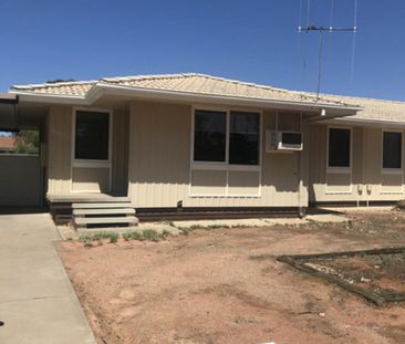 14 Hurcombe Crescent, Port Augusta West - Photo 4