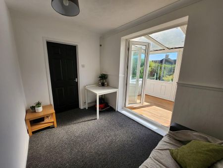 4 bedroom terraced house to rent - Photo 2