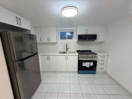 43 Commons Drive #Lower - Photo 3