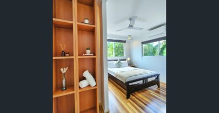 Stylish Fully Furnished Apartment - Photo 5