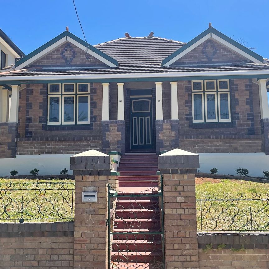 18 Kimberley Road, - Photo 1