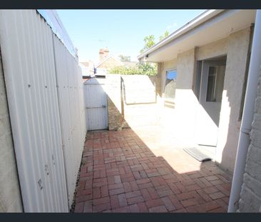 A vibrant Victorian - Photo 6