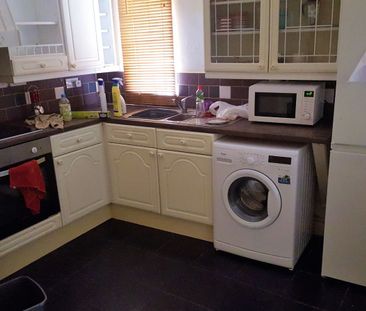 2 bedroom flat - Photo 4