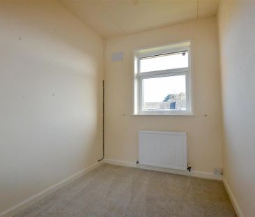 3 bedroom end of terrace house to rent - Photo 1