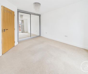 Holts Crest Way, Leeds - Photo 6