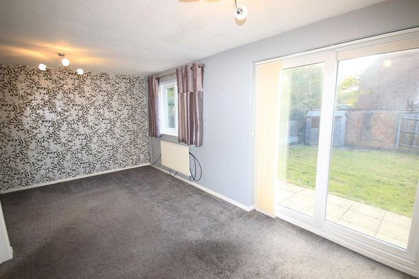 3 bedroom semi-detached house to rent - Photo 1