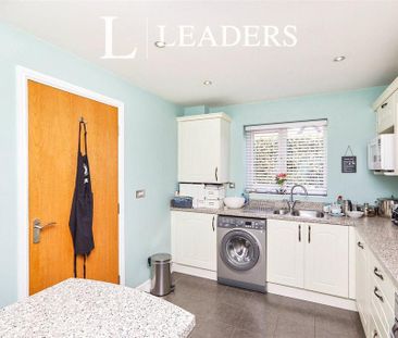 1 bedroom semi-detached house to rent - Photo 5
