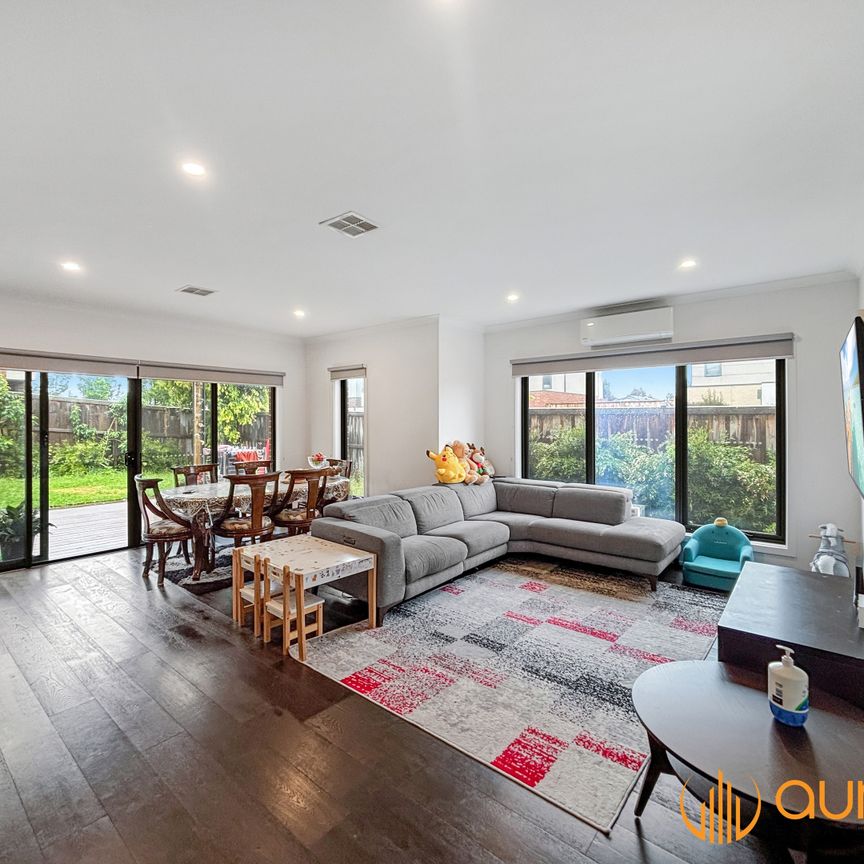 9 Kalamata Avenue, Lynbrook VIC 3975 - House For Rent | Domain - Photo 1