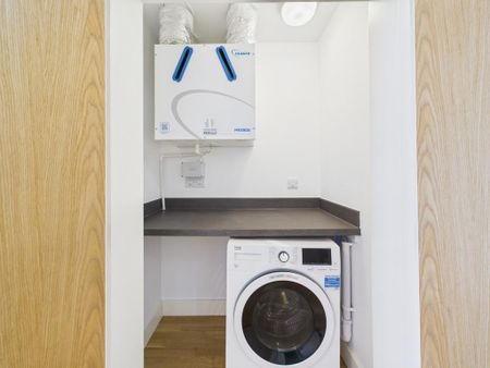 2 bedroom terraced house to rent - Photo 2