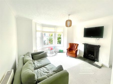 2 bedroom semi-detached house to rent - Photo 2
