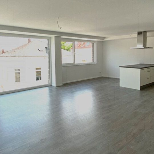 Kernsanierte 3-Zimmer-Wohnung mit Tiefgaragenstellplatz - Photo 1