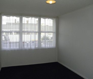 Close to town - Photo 6