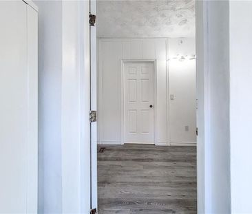 For Lease - 26 BARTON Street Unit# 2, Hamilton, Ontario - Photo 5