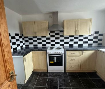 3 bedroom flat to rent - Photo 3