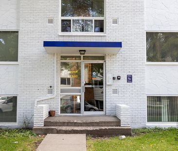 Elmwood Manor Apartments - Photo 2