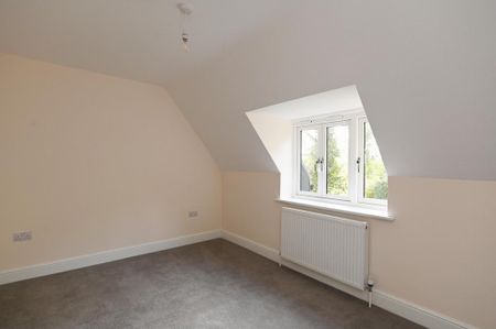 3 bedroom semi-detached house to rent - Photo 2