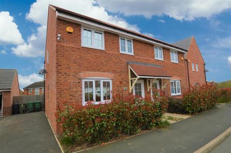 3 bedroom semi-detached house to rent - Photo 5