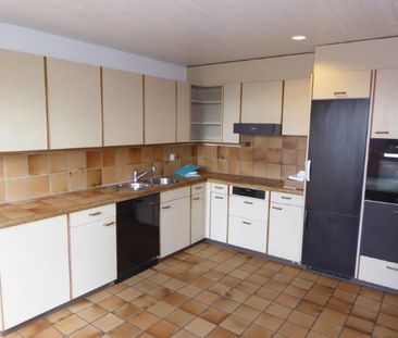 Geräumige 6-Zimmer-Wohnung mit Balkon und schöner Aussicht in Kerzers - Photo 1