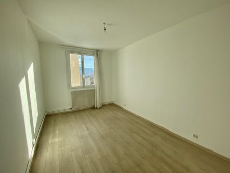 : Appartement à ST ETIENNE - Photo 3