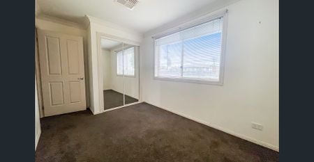 Two storey four bedroom plus study duplex - Photo 3